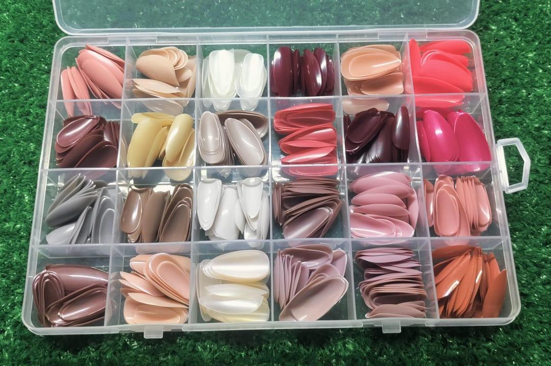 2 in 1 Makeup Accessories Deal: 576 Pcs Fake Nails with Nail Glue